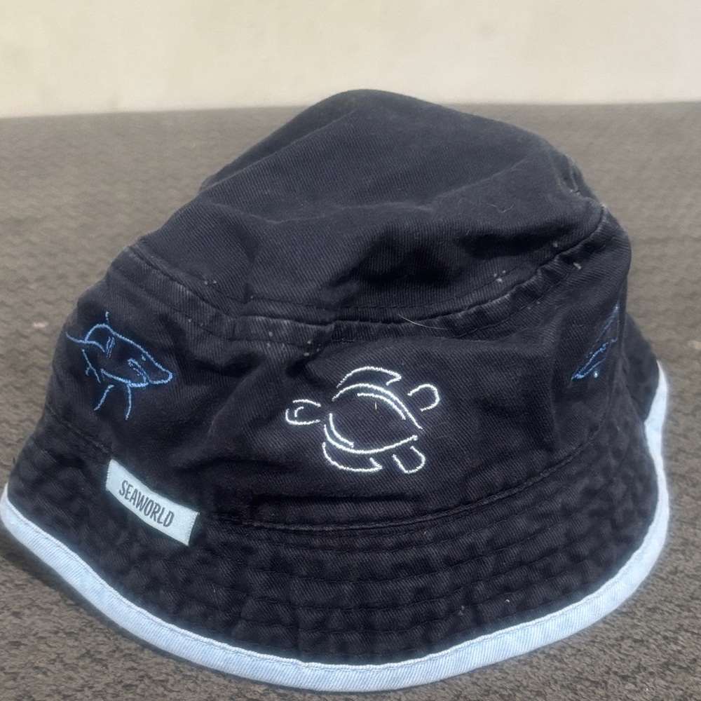 🟢10/$10 - SeaWorld Kids Blue Bucket Hat